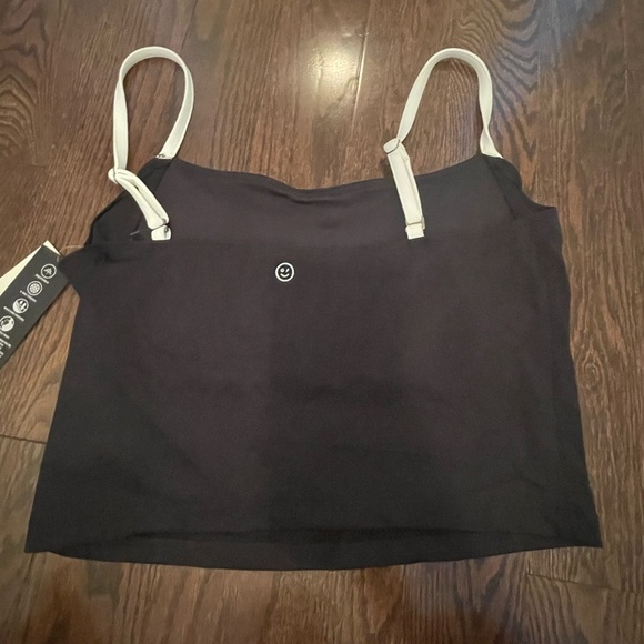 Hollister Gilly Hicks Black and White top - NWT - Picture 5 of 5